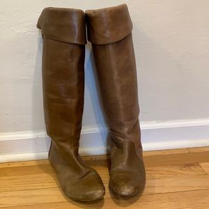Jessica Simpson greige slouchy boot